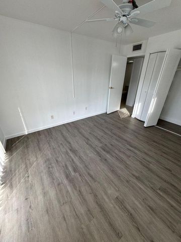 201 BRITTANY E, Delray Beach, FL 33446