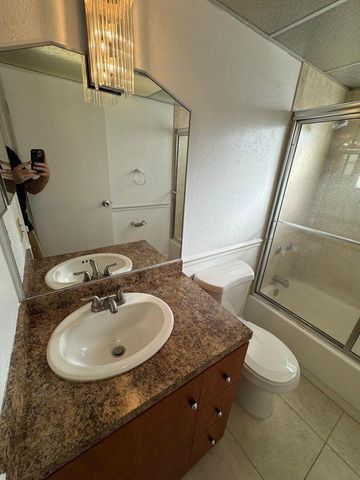 201 BRITTANY E, Delray Beach, FL 33446