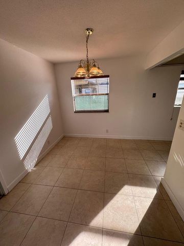 201 BRITTANY E, Delray Beach, FL 33446