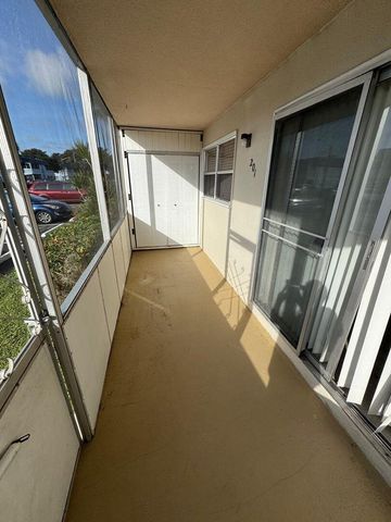 201 BRITTANY E, Delray Beach, FL 33446