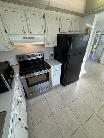 201 BRITTANY E, Delray Beach, FL 33446