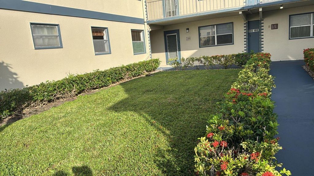 201 BRITTANY E, Delray Beach, FL 33446