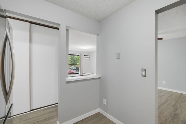 1871 Silver Bell Road 107, Eagan, MN 55122
