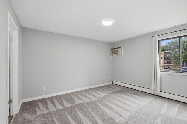 1871 Silver Bell Road 107, Eagan, MN 55122