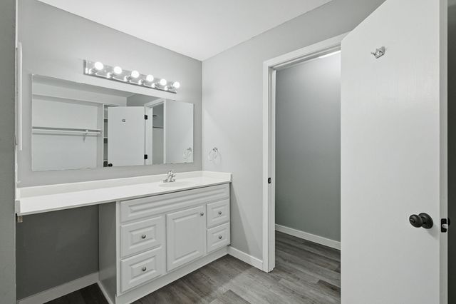 1871 Silver Bell Road 107, Eagan, MN 55122