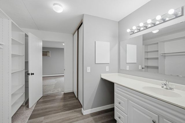 1871 Silver Bell Road 107, Eagan, MN 55122