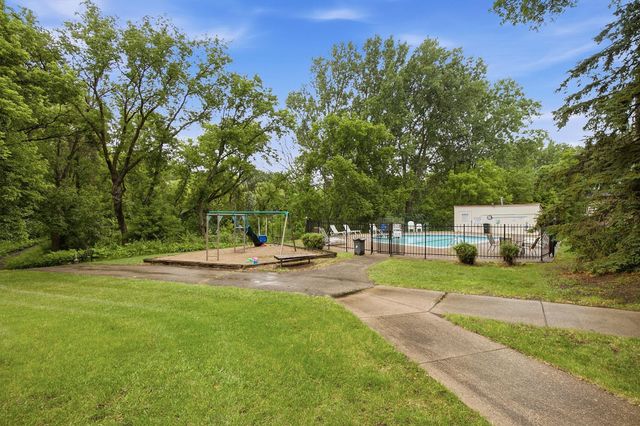1871 Silver Bell Road 107, Eagan, MN 55122