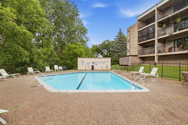 1871 Silver Bell Road 107, Eagan, MN 55122