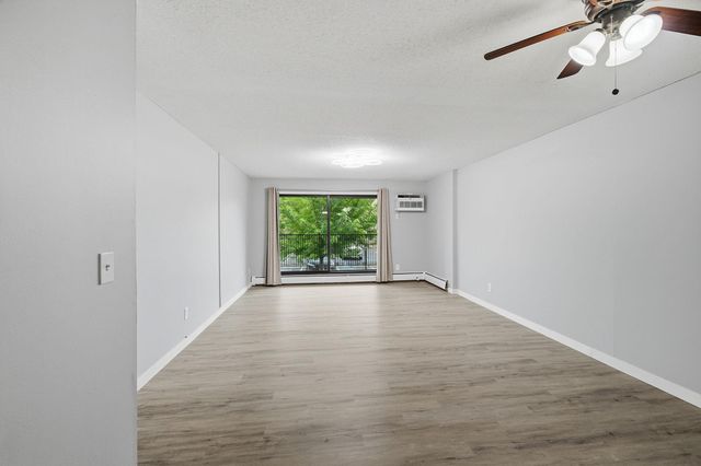 1871 Silver Bell Road 107, Eagan, MN 55122