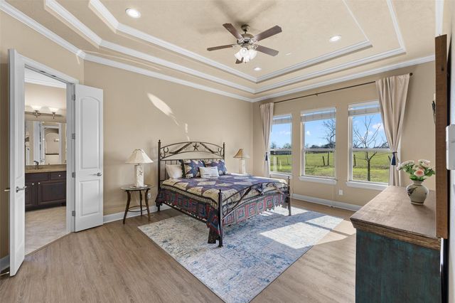 1813 Cemetery Road, Bellville, TX 77418