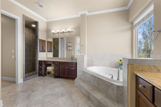 1813 Cemetery Road, Bellville, TX 77418