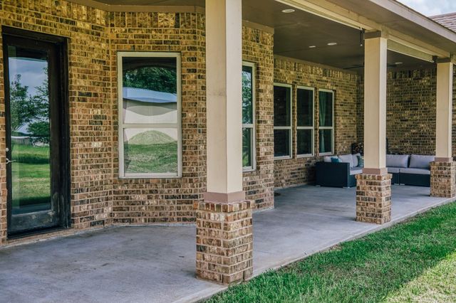 1813 Cemetery Road, Bellville, TX 77418