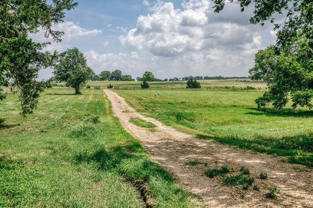 1813 Cemetery Road, Bellville, TX 77418