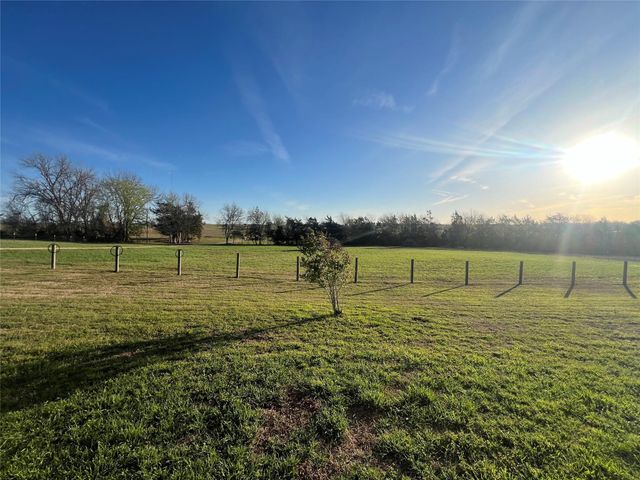 1813 Cemetery Road, Bellville, TX 77418