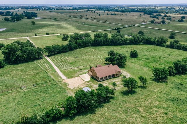 1813 Cemetery Road, Bellville, TX 77418