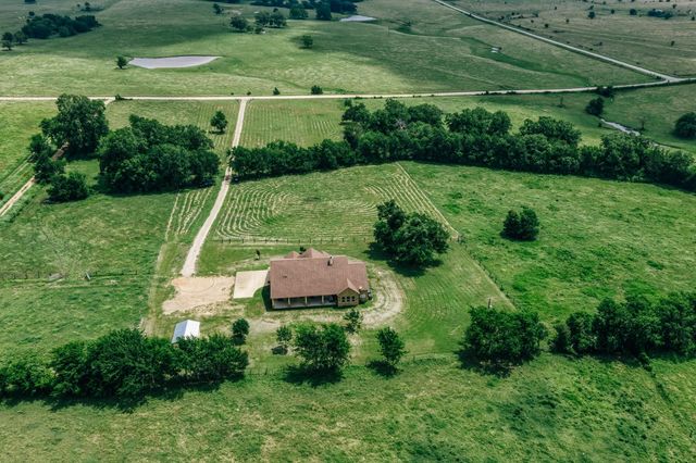 1813 Cemetery Road, Bellville, TX 77418