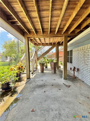 208 N Washington Boulevard, Port O'connor, TX 77982