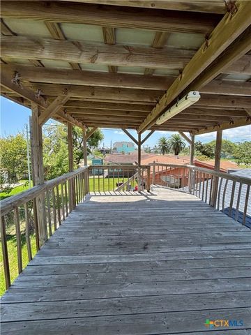 208 N Washington Boulevard, Port O'connor, TX 77982