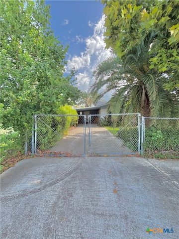 208 N Washington Boulevard, Port O'connor, TX 77982