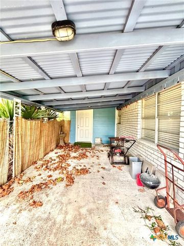 208 N Washington Boulevard, Port O'connor, TX 77982