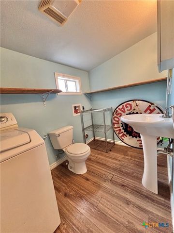 208 N Washington Boulevard, Port O'connor, TX 77982