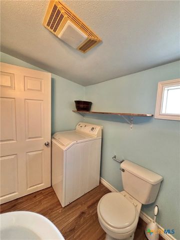 208 N Washington Boulevard, Port O'connor, TX 77982