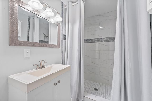 381 County Road 3404, Cleveland, TX 77327