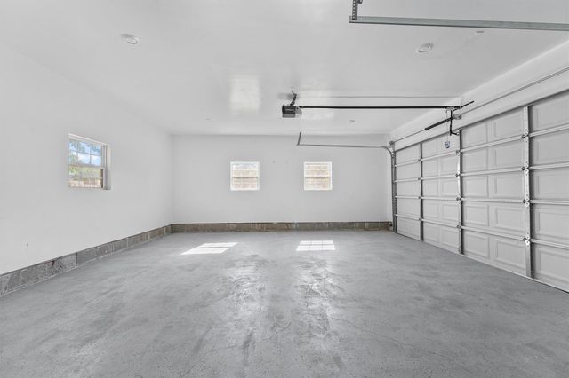 381 County Road 3404, Cleveland, TX 77327