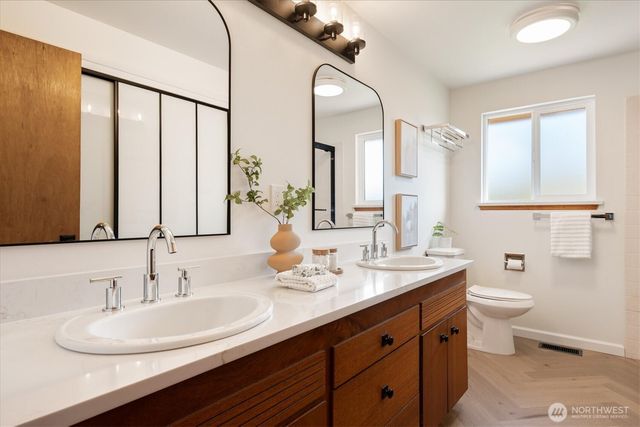 9432 13th Avenue SW, Seattle, WA 98106