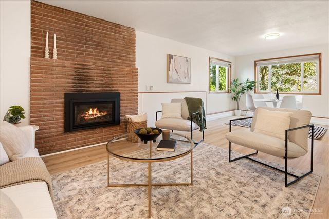 9432 13th Avenue SW, Seattle, WA 98106