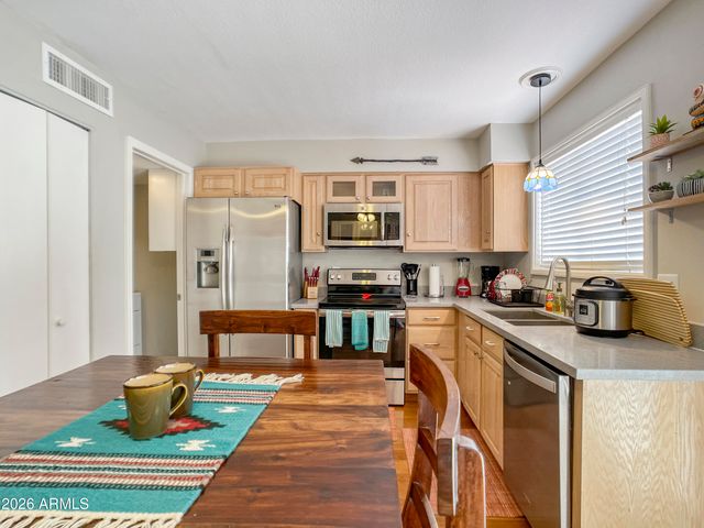 1026 E BENDIX Drive, Tempe, AZ 85283