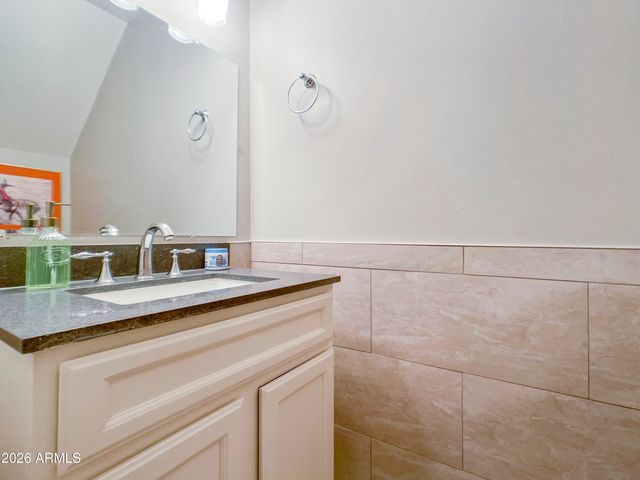 1026 E BENDIX Drive, Tempe, AZ 85283