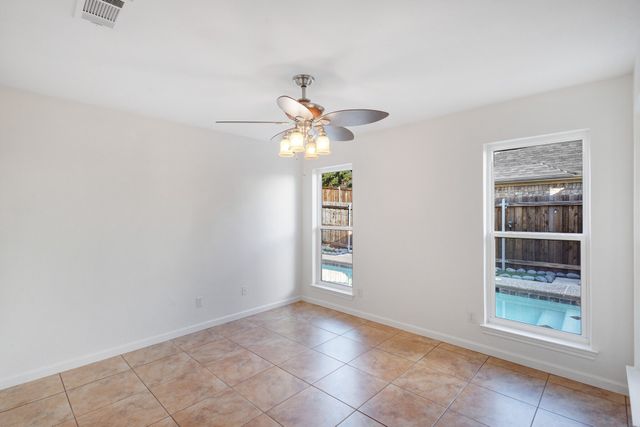 1417 Autumn Chase Square, Bedford, TX 76022