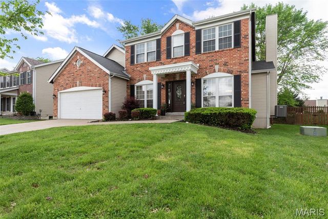 1325 Auburn Hills Drive, St Charles, MO 63304