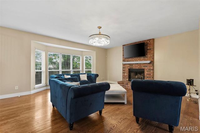 1325 Auburn Hills Drive, St Charles, MO 63304