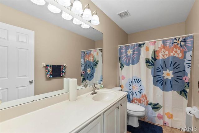 1325 Auburn Hills Drive, St Charles, MO 63304
