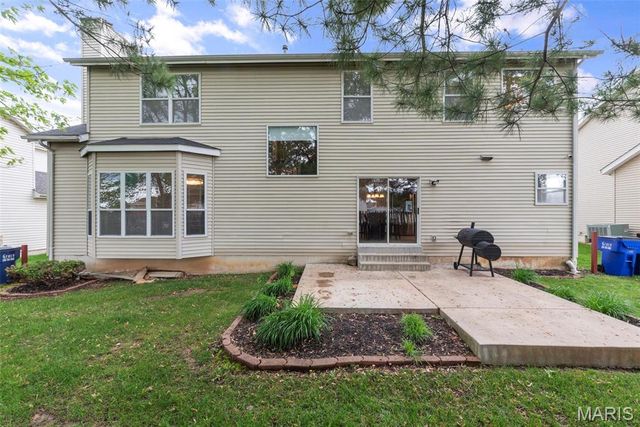 1325 Auburn Hills Drive, St Charles, MO 63304