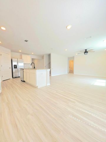 805 Otto Loop Loop, Crestview, FL 32539