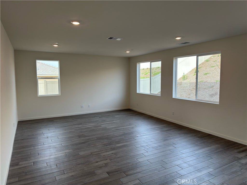 Image 6 of property listing at 4233 Daisy Lane, Banning, CA 92220