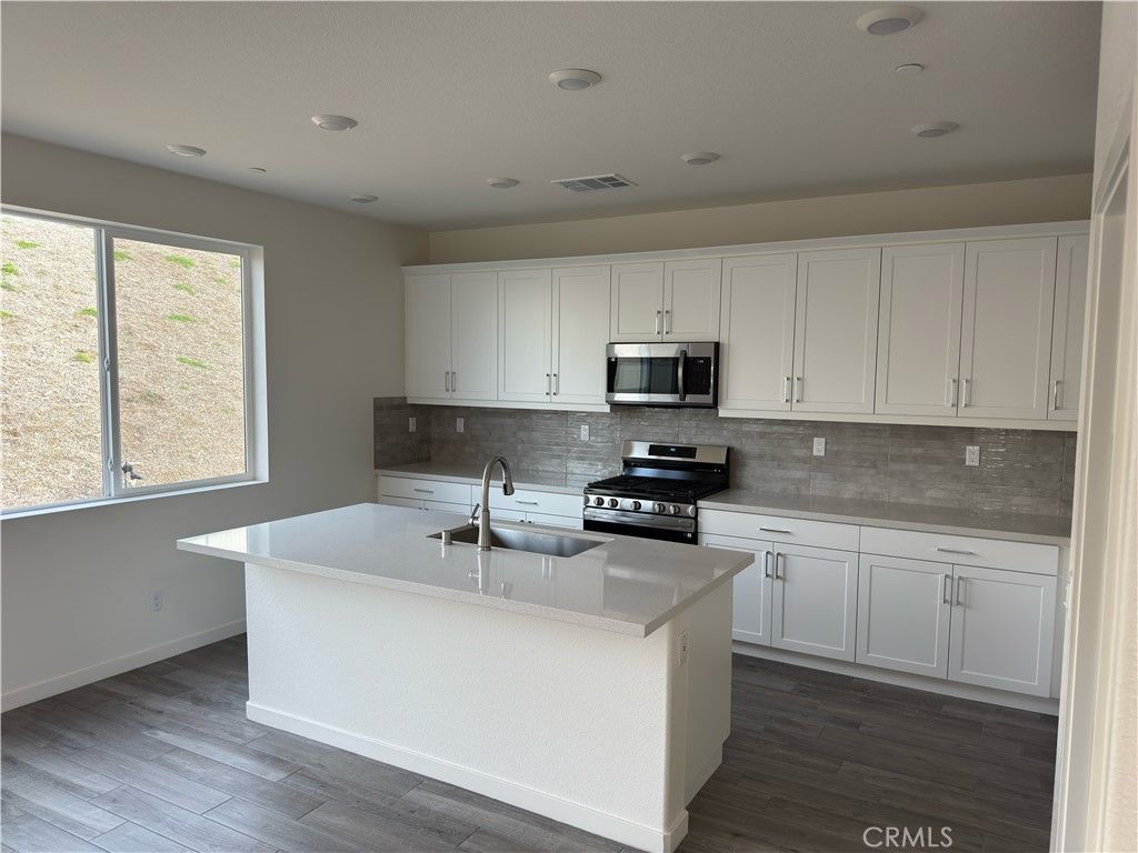 Image 7 of property listing at 4233 Daisy Lane, Banning, CA 92220