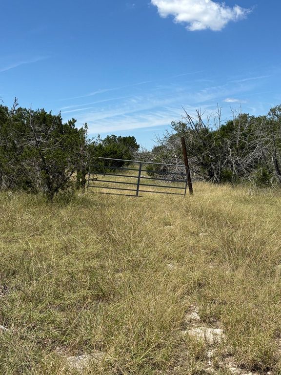 Image 2 of property listing at Address unavailable.