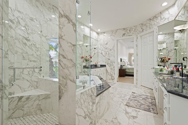 5 Camden Ct, Sugar Land, TX 77479