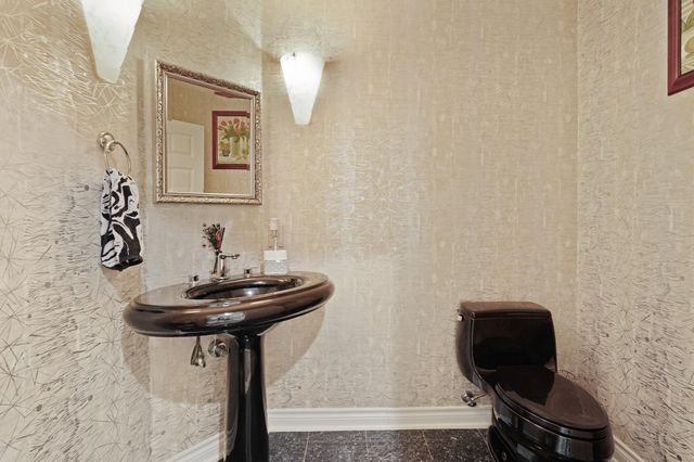 5 Camden Ct, Sugar Land, TX 77479