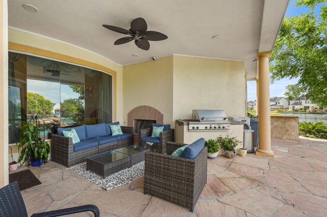 5 Camden Ct, Sugar Land, TX 77479