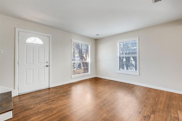 304 N Montreal Avenue 306, Dallas, TX 75208