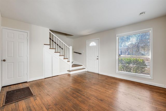 304 N Montreal Avenue 306, Dallas, TX 75208