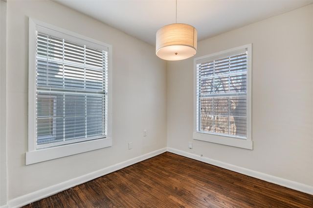 304 N Montreal Avenue 306, Dallas, TX 75208