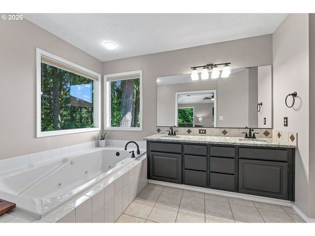 9765 Sw 163RD Ave, Beaverton, OR 97007