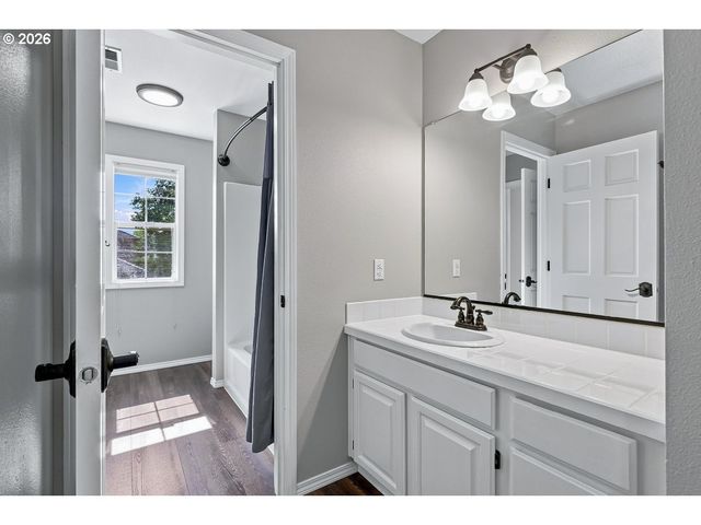 9765 Sw 163RD Ave, Beaverton, OR 97007