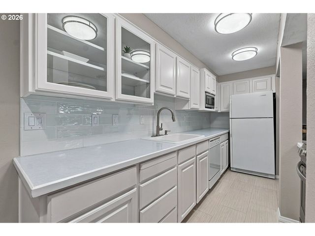 9765 Sw 163RD Ave, Beaverton, OR 97007